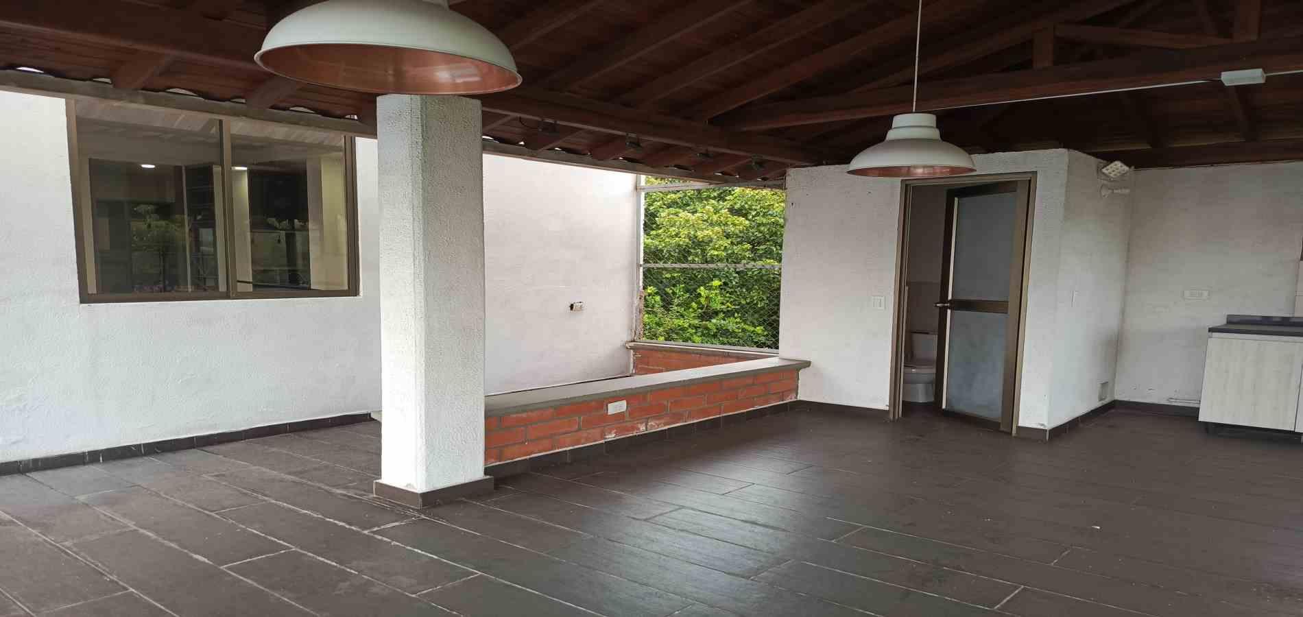 Foto de Casa campestre en Venta en Av. la romelia el pollo, Dosquebradas - 84 - 279061808