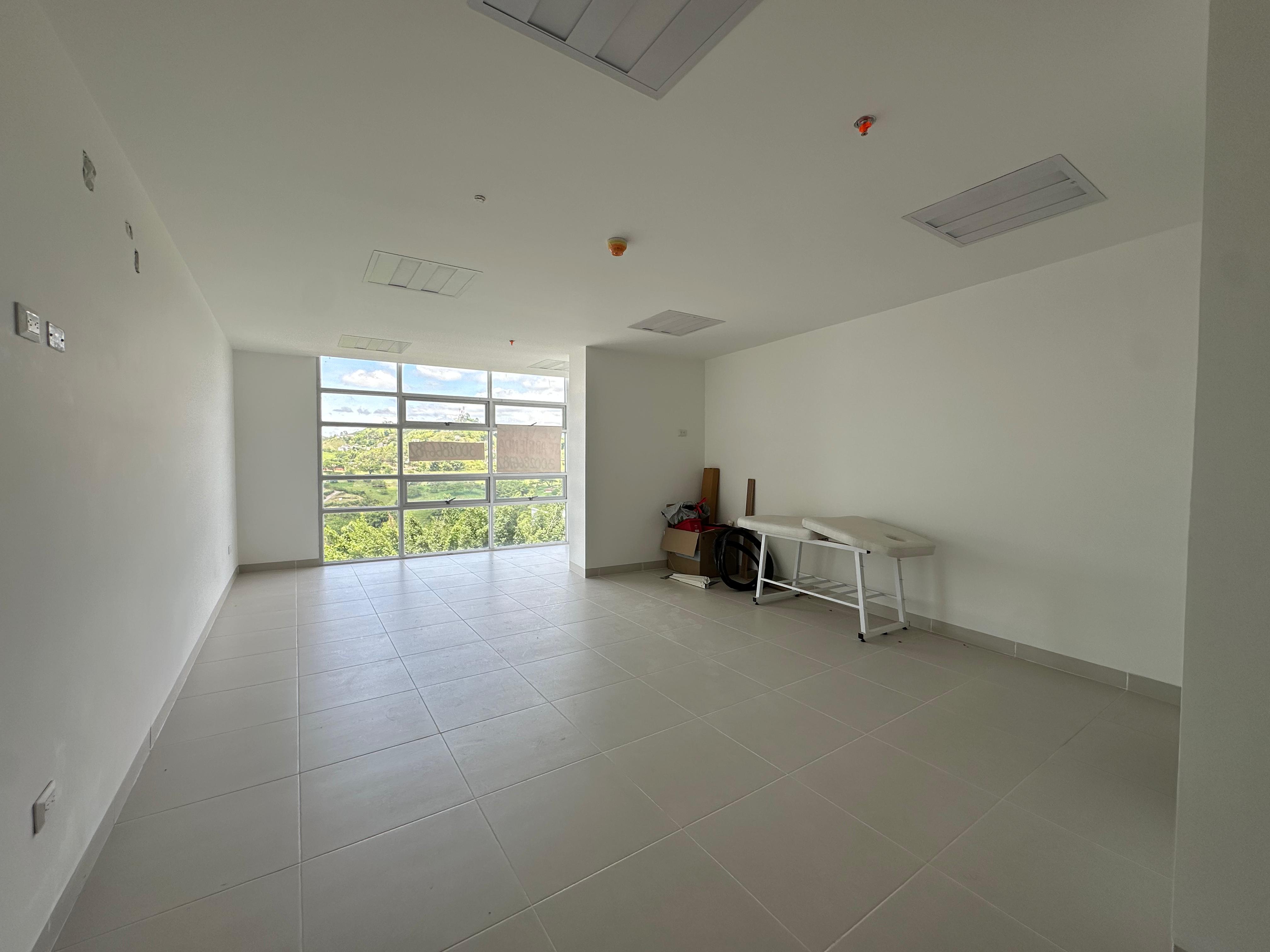 Foto de Consultorio para Arriendo en Avenida 30 de agosto, Pereira - 279065607