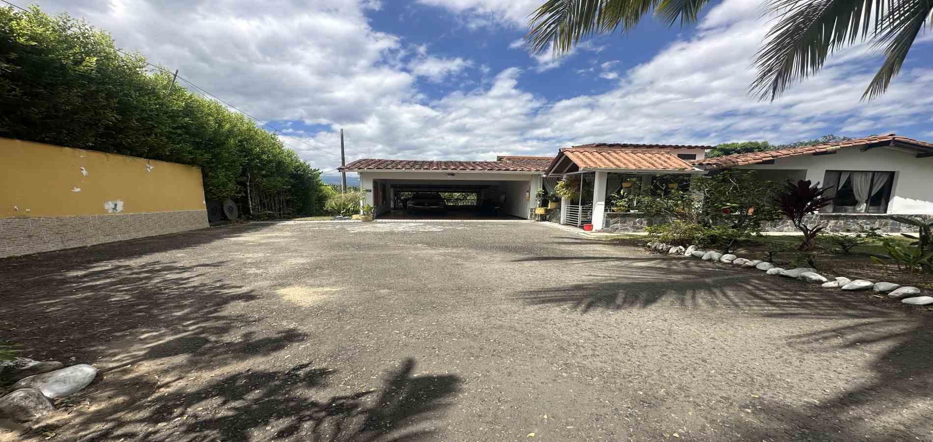 Foto de Casa campestre en Arriendo en Via aeropuerto el eden, Armenia  - 15 - 279069247