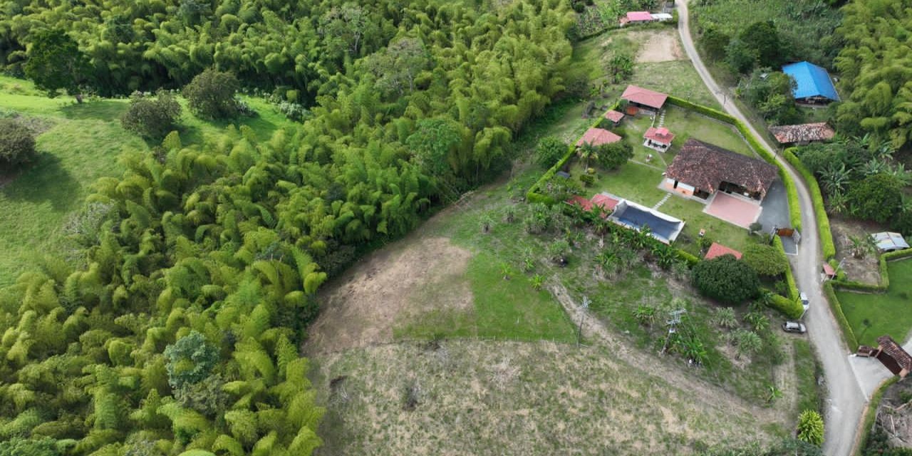 Foto de Lote / terreno en Venta en Centro, Quimbaya - 10 - 279068851
