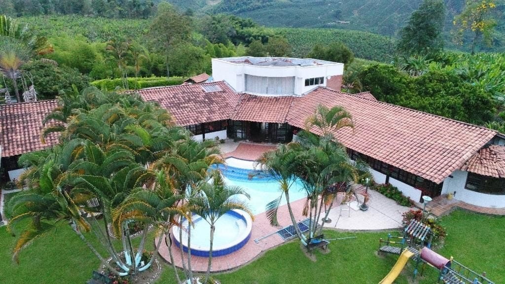 Foto de Casa campestre en Venta en La insula, Chinchina - 2 - 22614