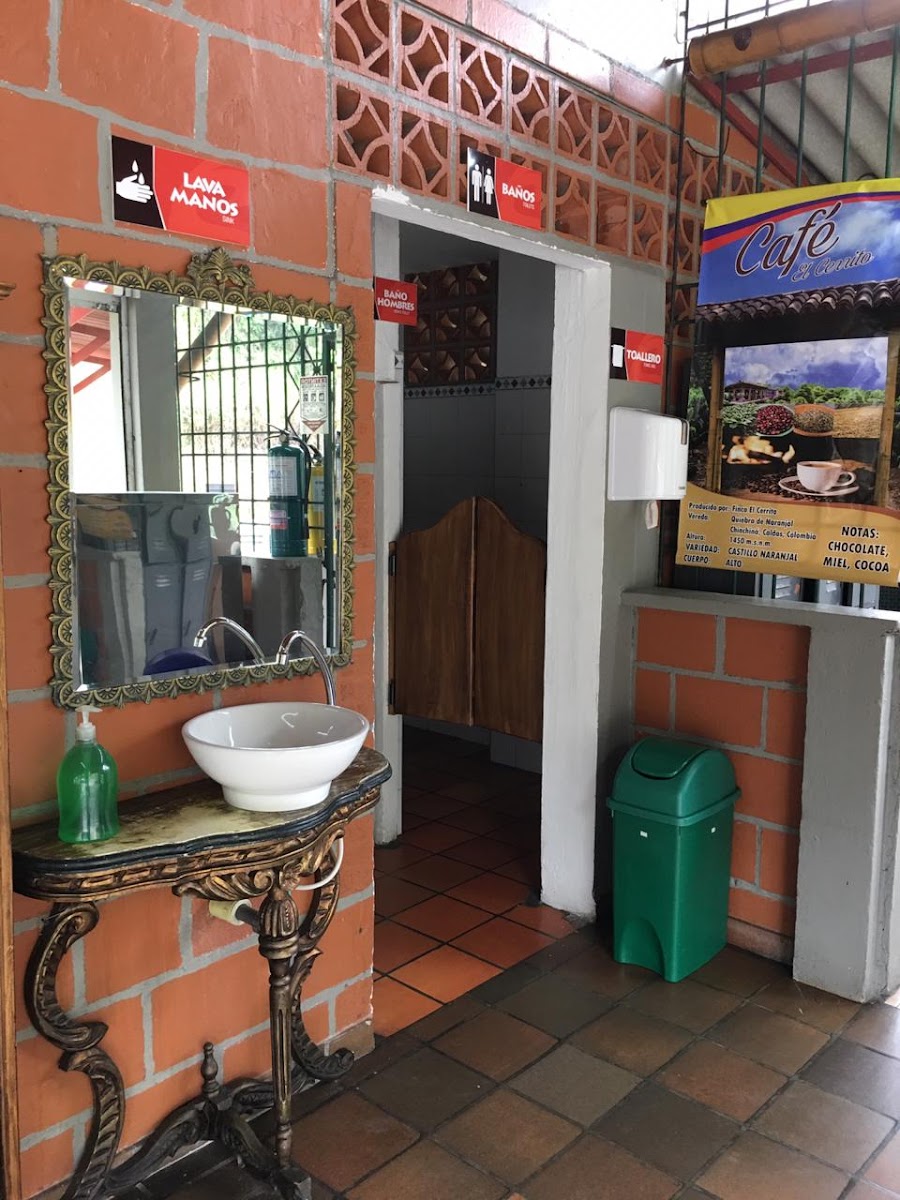 Foto de Local en Venta en Panamericana, Manizales - 9 - 27917351