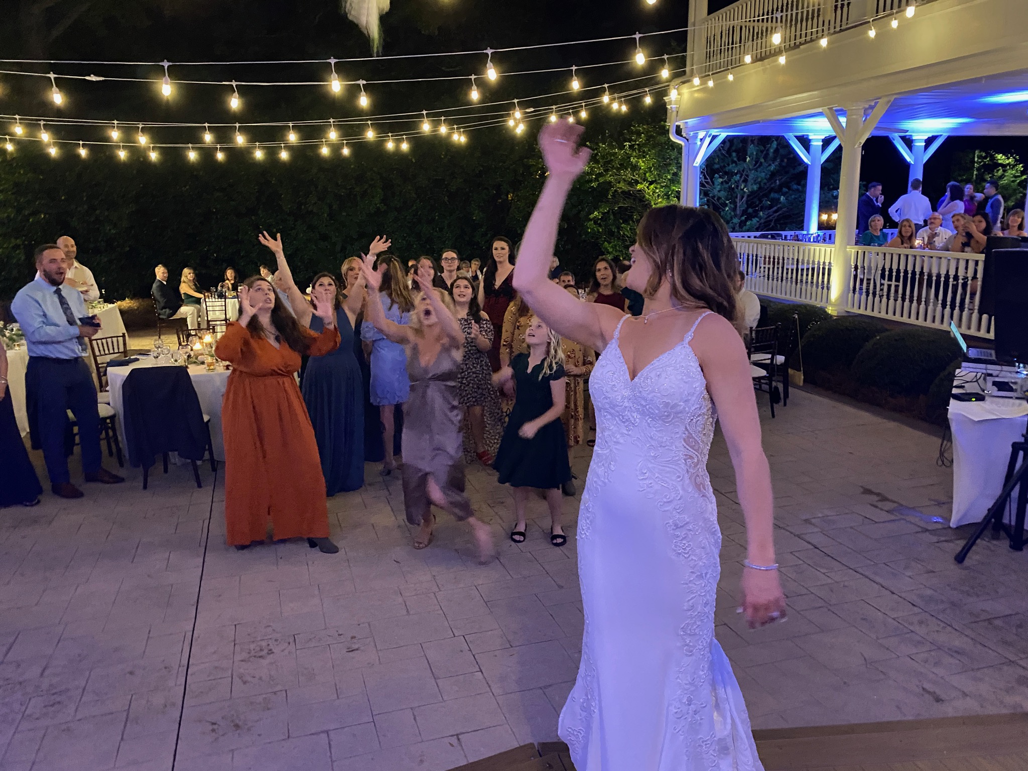 wedding bouquet toss