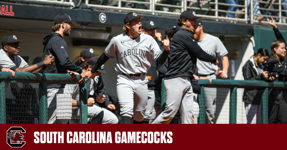 Baseball Takes SEC Opener with Ninth-Inning Rally