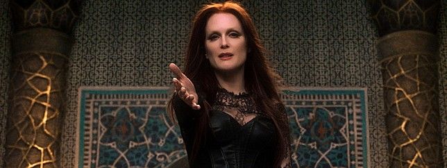 Intervista a Julianne Moore e featurette per Il Settimo Figlio!