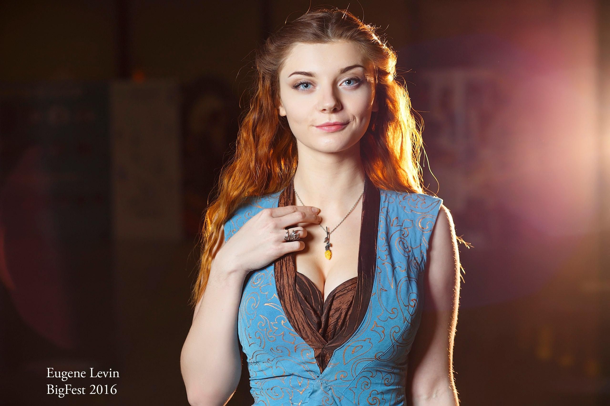 Margaery Tyrell a spasso per la fiera - ma è un cosplay