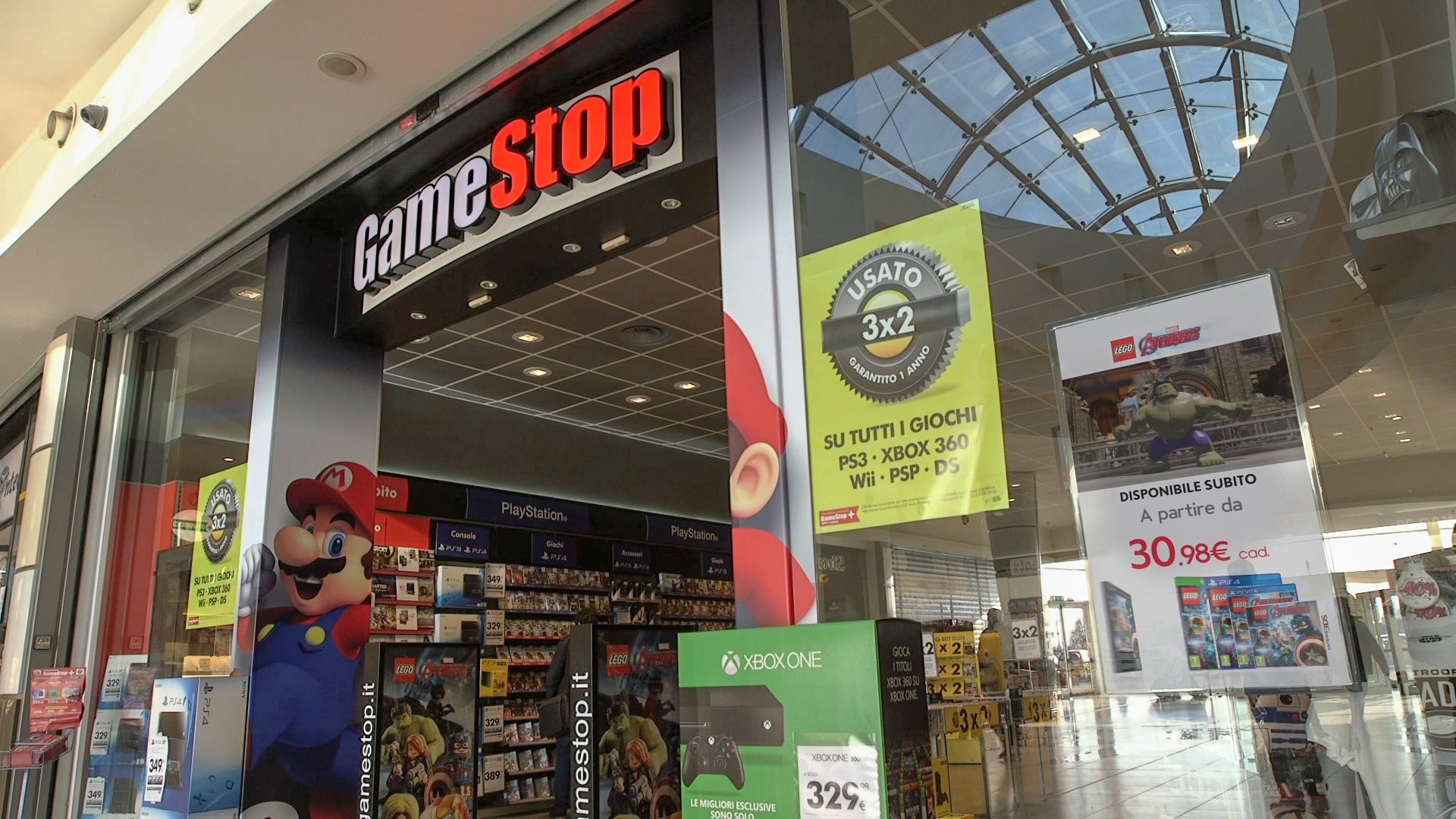 Chiusura in vista per 150 negozi Gamestop