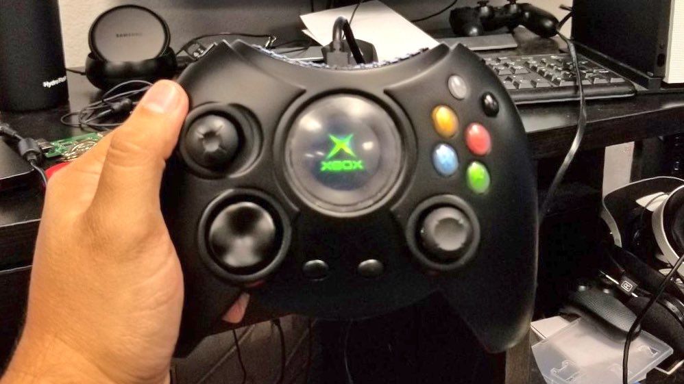 Microsoft sta per ri-lanciare il vecchio pad Xbox