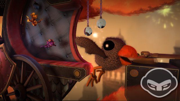 Swoop non solo risulta bene inserito nel mondo di LittleBigPlanet, ma é anche una piacevole novità a livello di gameplay