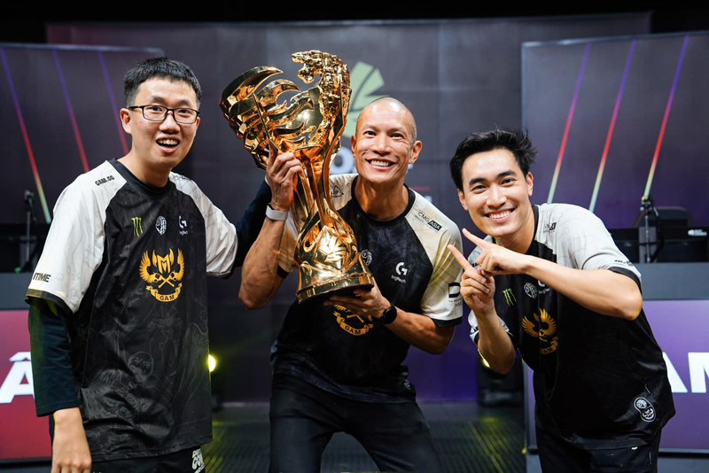 CEO của GAM Esport ông TK Nguyễn, Kiaya và Levi