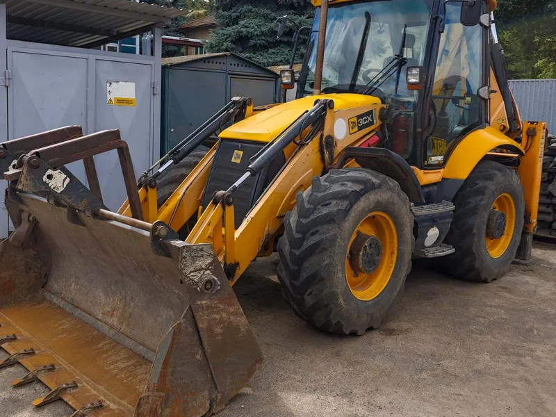 JCB 3CX / 2009 / 6 000 m/h
