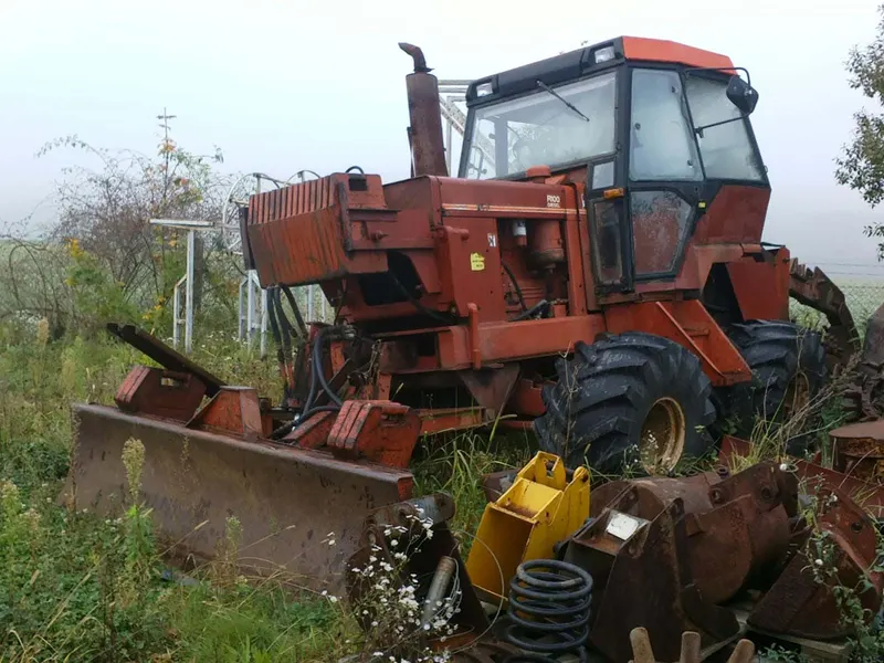 Ditch Witch R100