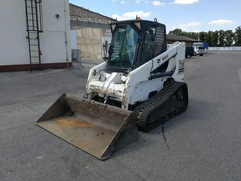 Bobcat T200