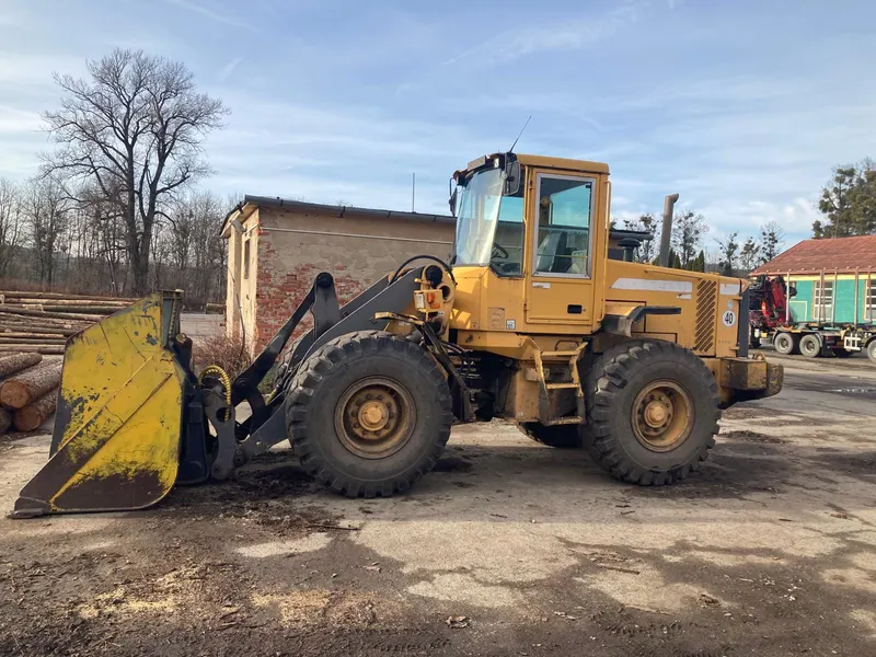 VOLVO L 70 D / 2002 / 32 070 m/h