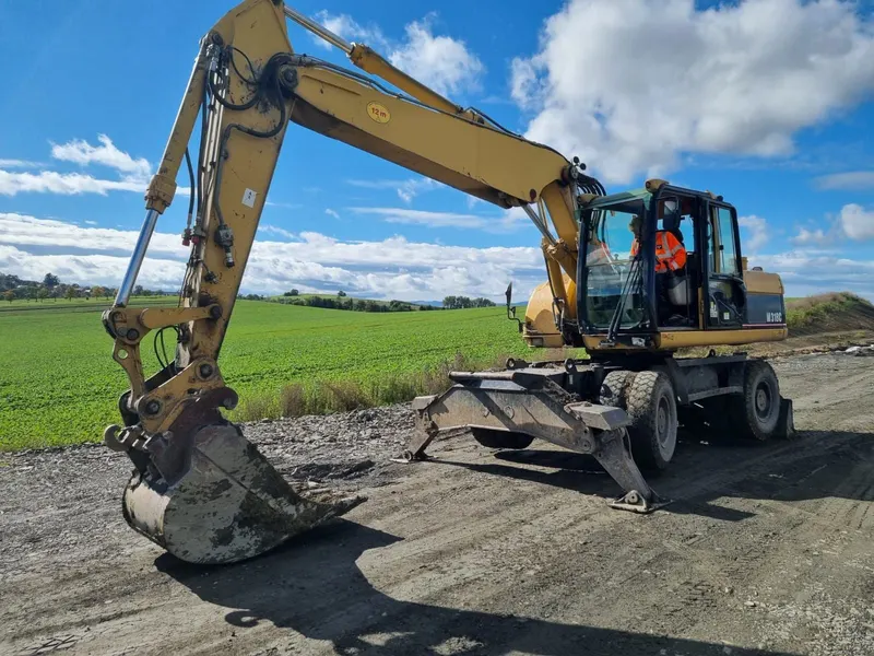 CAT M318 C