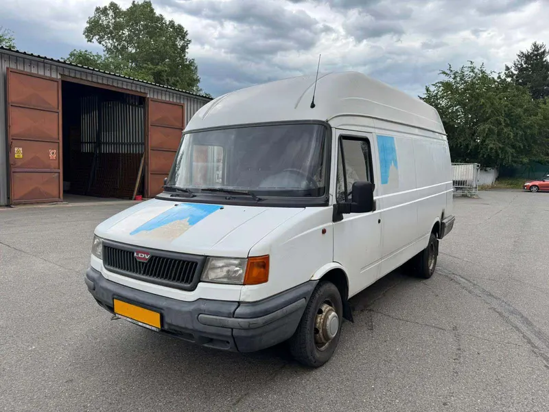 LDV CONVOY VH4 6L FT / 2000 / 193 000 km