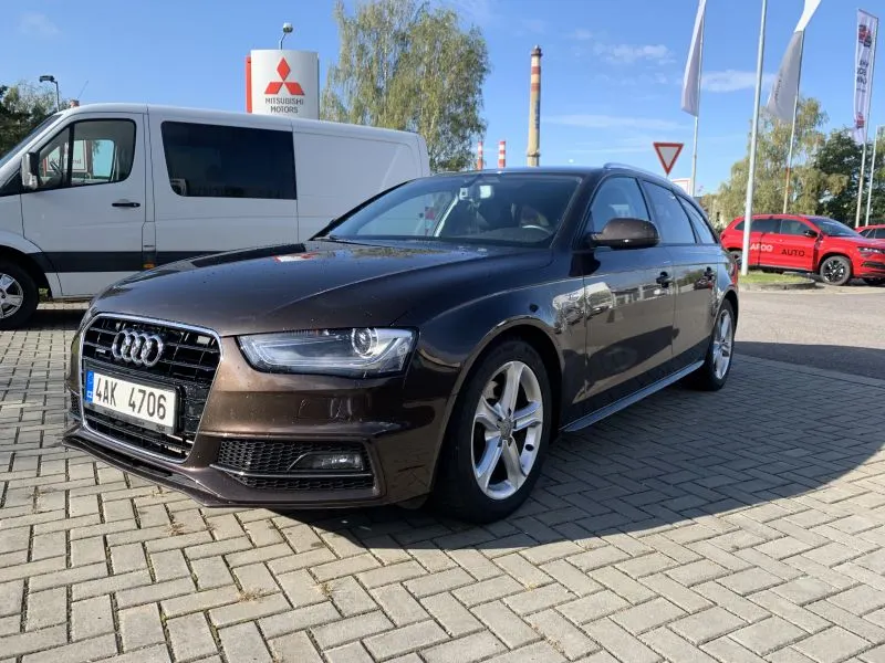 AUDI A4 AVANT S-LINE