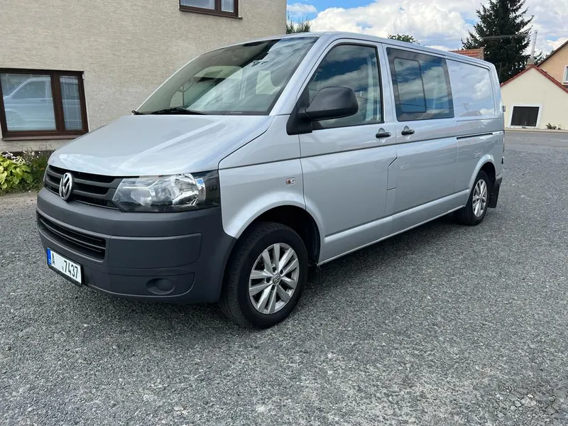VW Transporter / 2,0 TDI / DSG / 2011 / 255 000km 