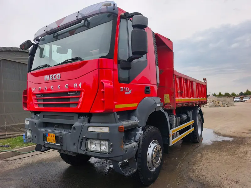 IVECO TRAKKER 190T / 2007 / 94 000 km