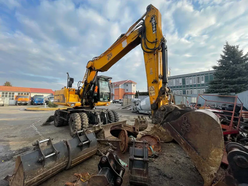 JCB JS175W / 2008 / 10 500 m/h