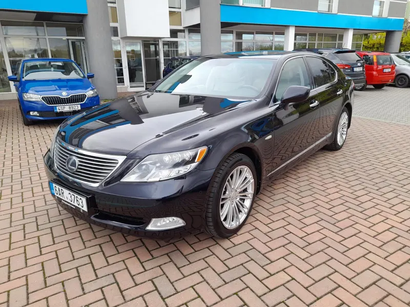 LEXUS LS 600H / 2008 / 300 000 km