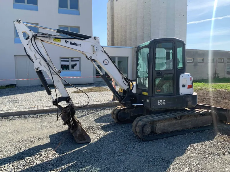 Bobcat E 50/ 2013/ 8352 Motohours/ mini excavator 