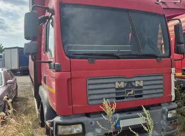 MAN TGL 12-240 / 2006 / 1 135 000 km