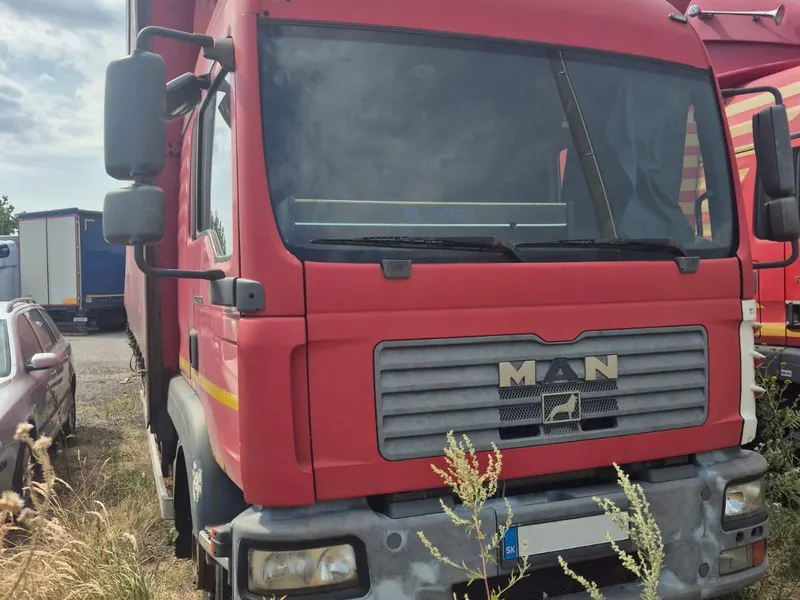 MAN TGL 12-240 / 2006 / 1 135 000 km
