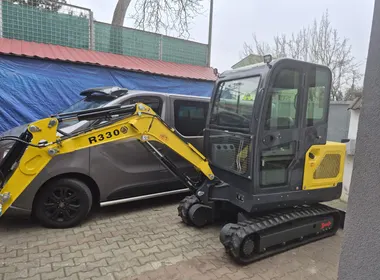 Minibagr R330 / 2025 / 30 m/h