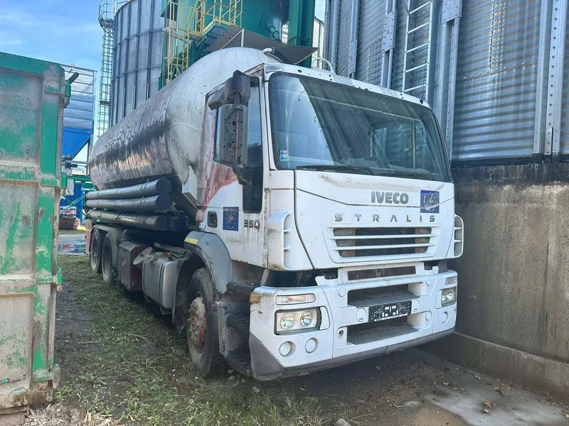 IVECO STRALIS 350 / 2004 / 392 878 km