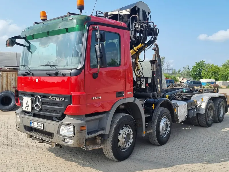 Mercedes Benz Actros  4144  8x4/ container carier/ crane/ 655089 km/ 2008