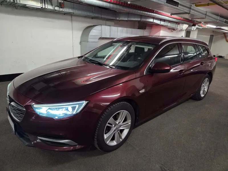 OPEL INSIGNIA SPORTS TOURER / 2018 / 204 300 km