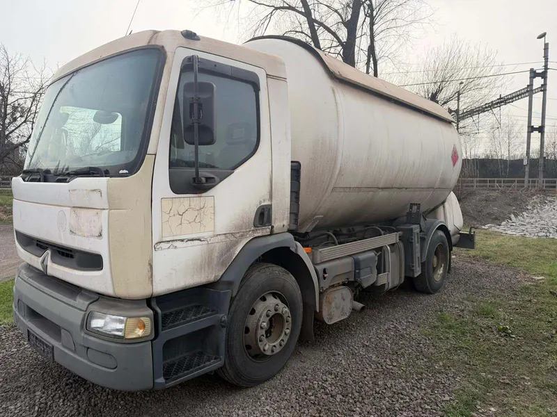 RENAULT 210.18 / 2000 / 496 400 km