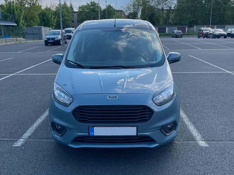 FORD TOURNEO COURIER / 2019 / 173 400 km