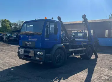 MAN LE 18.220 / 2004 / 472 550 km
