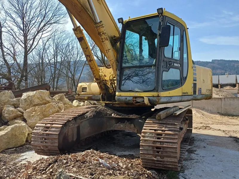 KOMATSU PC210 / 2000 / 19 765 m/h