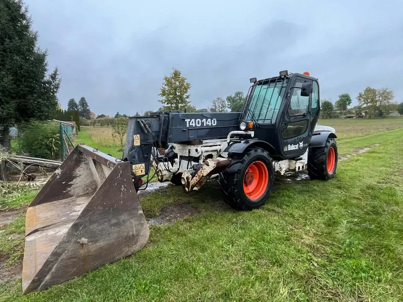 Bobcat T40140 / 2003 / 11 607 m/h