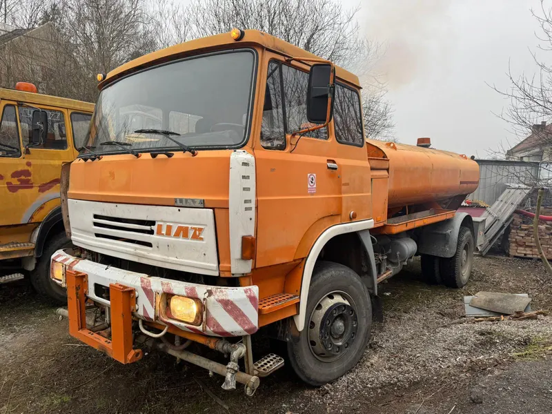 Speciální automobil cisternový LIAZ / 1990 / 8 685 m/h