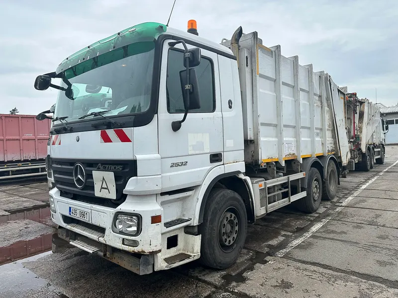 Mercedes Benz Actros 2532/ 2005/ 496892 km/ Garbage truck 