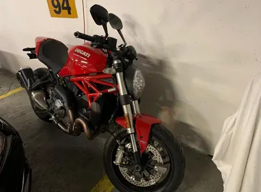 DUCATI Monster 821
