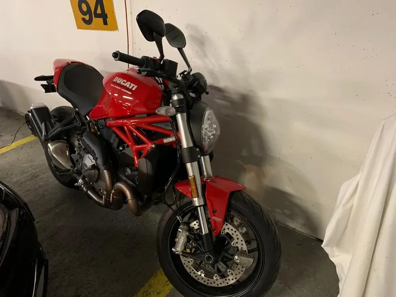 DUCATI Monster 821