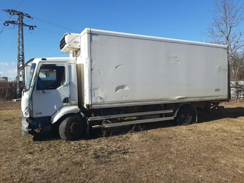Renault Midlum 220.14 Light P4x2 / 2011