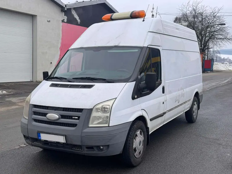 Ford Transit 350L / 2008 / 273 500 km