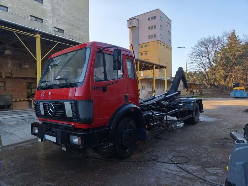 Mercedes-Benz 1420 / 1993 / 223 100 km