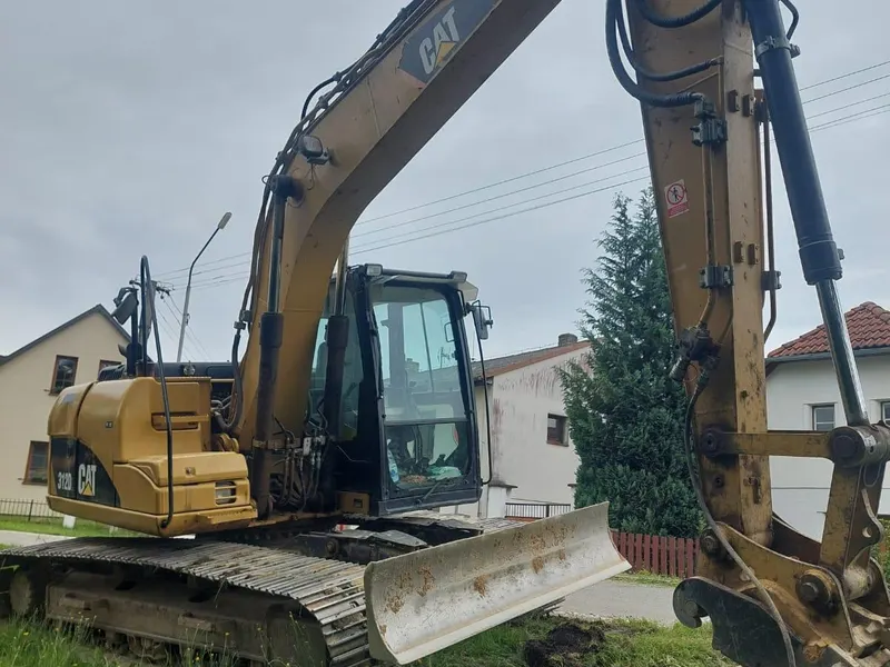 CRAWLER EXCAVATOR CAT 312 D / 2010 / 11 000 m/h
