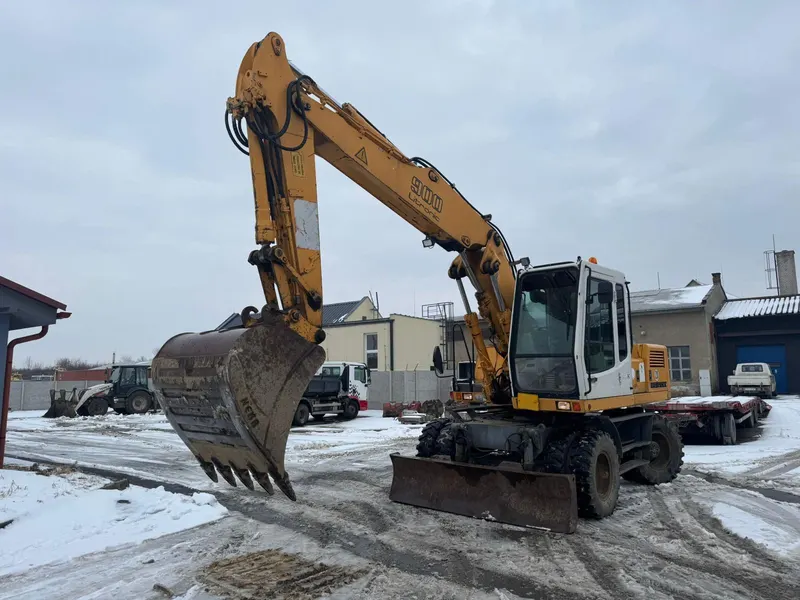 LIEBHERR A 900B LITRONIC / 2000 / 21 741 m/h