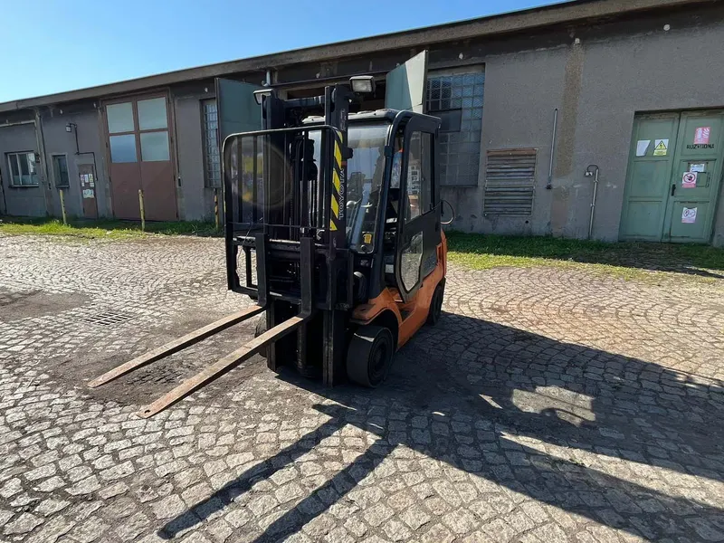 TOYOTA 42-7FGF18 / 2005 / 16 530 m/h