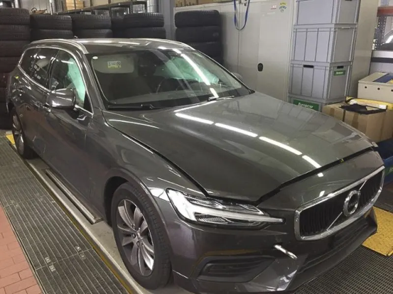VOLVO V 60 Kombi Momentum AWD, 4331 km