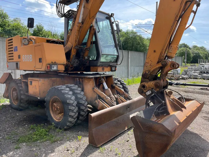 CASE 688B / 1995 / 22 159 m/h