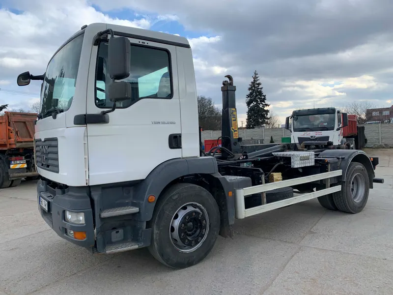 MAN TGM 18.280/ 2008/ hook lift truck / 509 412 km 